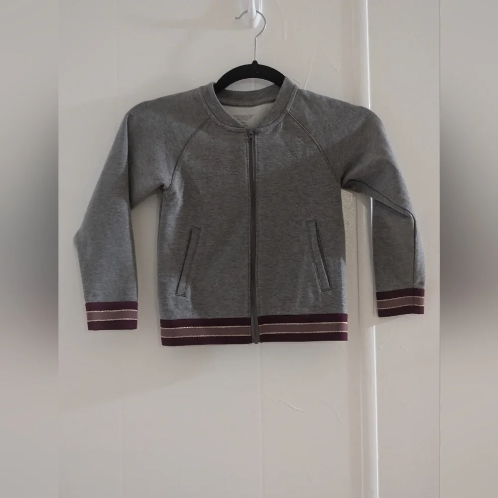 Old Navy Gray Kids Sweatshirt with Maroon Accents